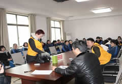 “獻愛心、暖人心”資助貧困孩子