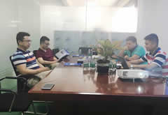 光電冷熱沖擊試驗(yàn)箱、鹽霧試驗(yàn)箱現(xiàn)場(chǎng)簽約瑞景上光電客戶