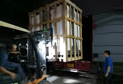 1000L恒溫恒濕試驗箱與模擬運輸振動臺出發南京