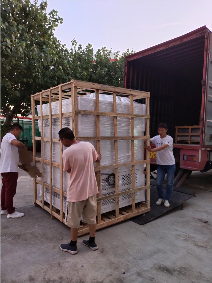 1000L恒溫箱、鹽霧機及振動臺出貨現場